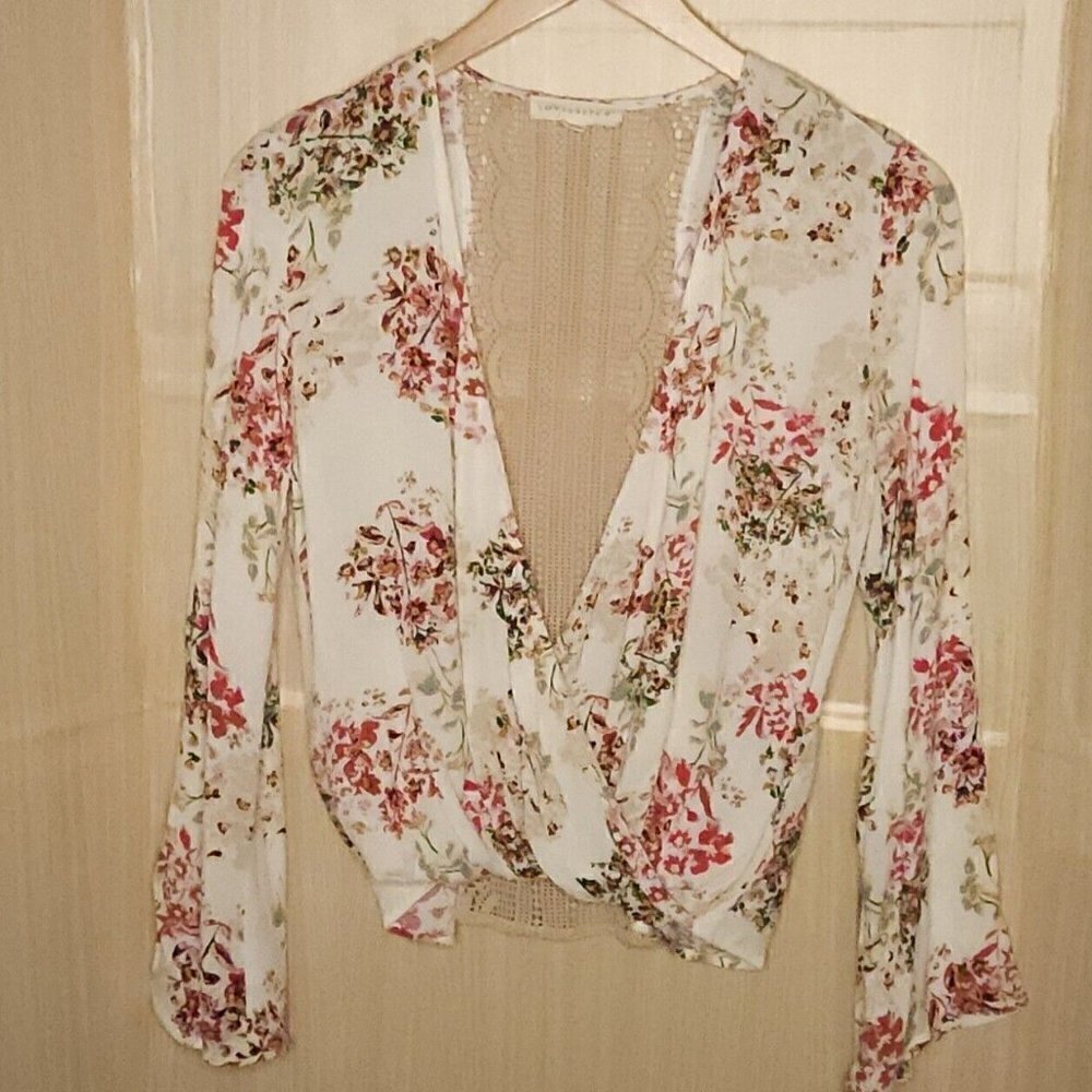 Love Stitch Floral Silky Top Lace Detail Medium